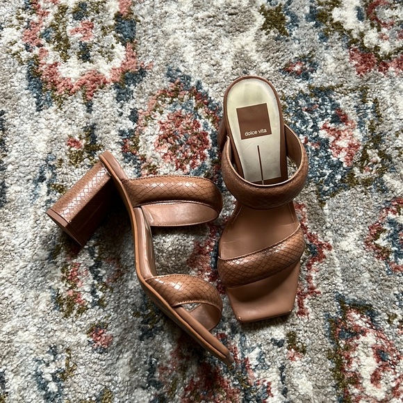 Dolce Vita Wedges - Picture 2 of 5